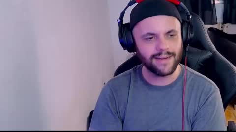 Skull online show from February 2025 11:25:02 PM