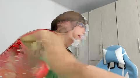 Snapshot of sky_fall1 chatting on February 2025 09:10:01 PM Valeria online show from February 2025 09:10:01 PM