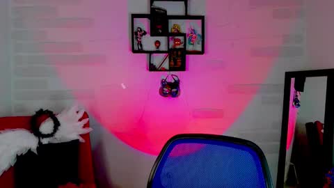  Mile     online show from November 2025 09:05:02 PM