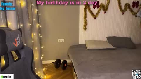 Snapshot of sky_hunter chatting on December 2025 01:48:01 PM sky_hunter online show from December 2025 01:48:01 PM