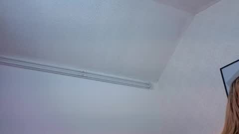 sky_johnson_ online show from May 2026 07:19:02 PM