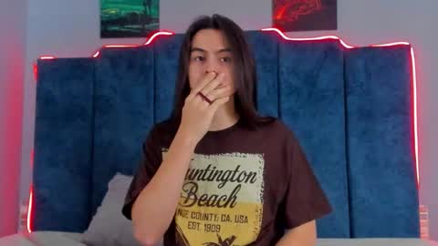 Snapshot of sky_liink chatting on November 2025 10:10:02 PM Santiago online show from November 2025 10:10:02 PM