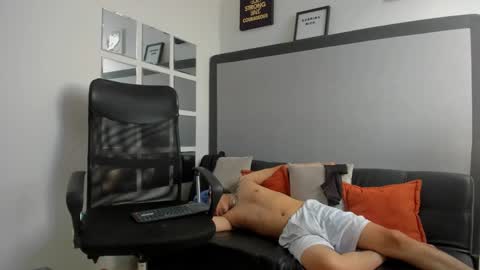 Snapshot of sky_wild chatting on October 2025 09:35:02 PM sky_wild online show from October 2025 09:35:02 PM