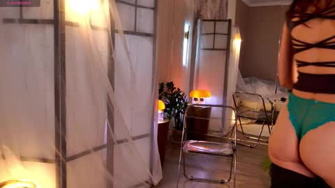 Ann online show from November 2025 06:07:02 PM