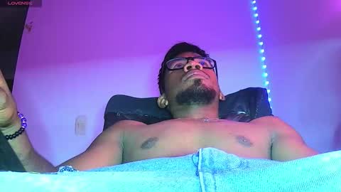 skyfall9875 online show from December 2025 02:42:02 AM