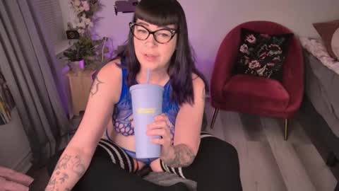 skylar bird online show from December 2024 01:28:01 AM