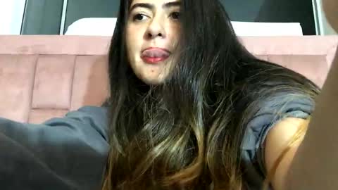 Snapshot of skyler1195 chatting on April 2026 02:01:01 AM Skyler online show from April 2026 02:01:01 AM