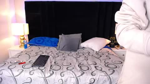 SKYLERBIGXXX online show from May 2026 05:02:02 AM
