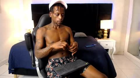 SKYLERBIGXXX online show from May 2026 05:01:02 AM