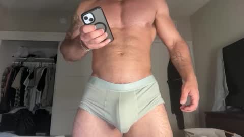 Skyler Flexes online show from May 2026 12:05:01 AM