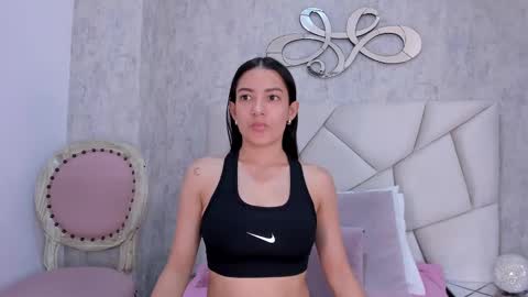 Skyler online show from September 2025 07:57:01 PM