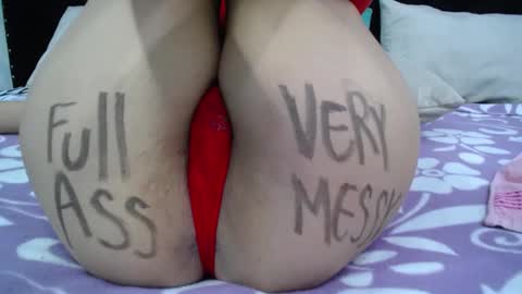 Snapshot of skynny_horney chatting on December 2024 04:03:02 AM Skynny online show from December 2024 04:03:02 AM