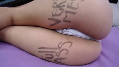 Snapshot of skynny_horney chatting on December 2024 07:04:01 AM Skynny online show from December 2024 07:04:01 AM