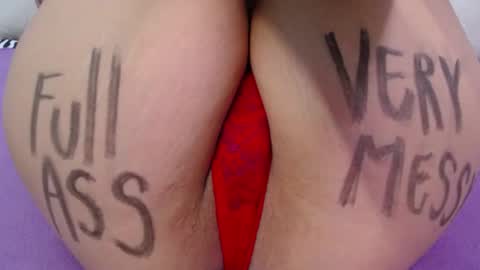 Snapshot of skynny_horney chatting on December 2024 05:18:02 AM Skynny online show from December 2024 05:18:02 AM