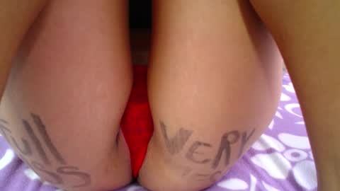 Snapshot of skynny_horney chatting on December 2024 10:49:01 AM Skynny online show from December 2024 10:49:01 AM