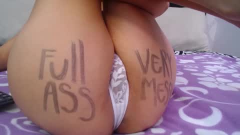 Snapshot of skynny_horney chatting on December 2024 07:45:02 AM Skynny online show from December 2024 07:45:02 AM