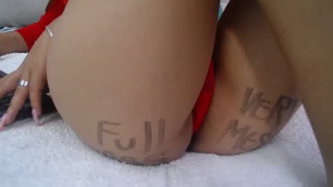 Snapshot of skynny_horney chatting on December 2024 06:17:02 AM Skynny online show from December 2024 06:17:02 AM