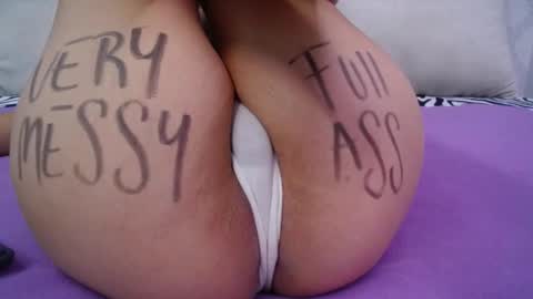 Snapshot of skynny_horney chatting on January 2025 12:03:01 AM Skynny online show from January 2025 12:03:01 AM