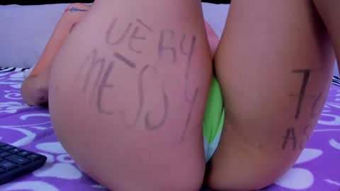 Snapshot of skynny_horney chatting on January 2025 01:37:02 AM Skynny online show from January 2025 01:37:02 AM