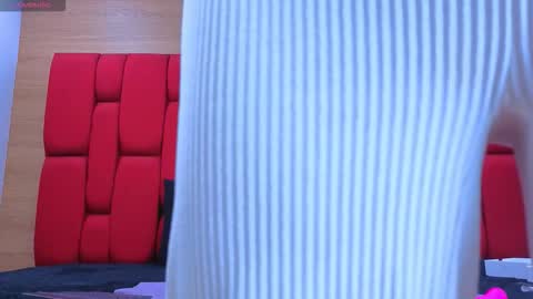 Snapshot of skynny_horney chatting on November 2025 08:53:02 PM Skynny online show from November 2025 08:53:02 PM