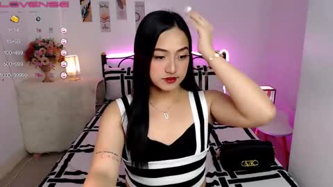 Queen Cyrine online show from January 2025 05:52:02 AM