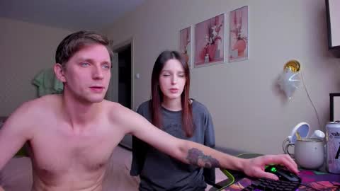 Snapshot of sledadora chatting on December 2025 01:29:01 PM Sophie and David online show from December 2025 01:29:01 PM