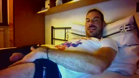 Snapshot of slevin1983 chatting on September 2025 11:38:01 PM slevin online show from September 2025 11:38:01 PM