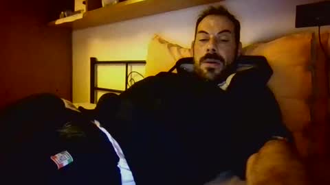 Snapshot of slevin1983 chatting on February 2026 12:39:01 AM slevin online show from February 2026 12:39:01 AM