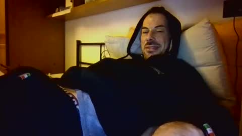 Snapshot of slevin1983 chatting on February 2026 02:41:01 AM slevin online show from February 2026 02:41:01 AM