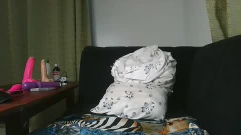 Snapshot of slim_bitch_ chatting on November 2025 02:02:01 AM becky online show from November 2025 02:02:01 AM