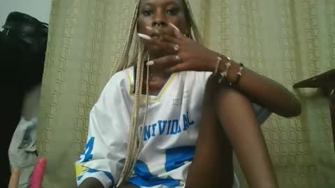 Snapshot of slim_bitch_ chatting on December 2025 02:27:01 AM becky online show from December 2025 02:27:01 AM