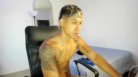 Snapshot of slim_master12 chatting on February 2025 10:09:01 PM slim_master12 online show from February 2025 10:09:01 PM