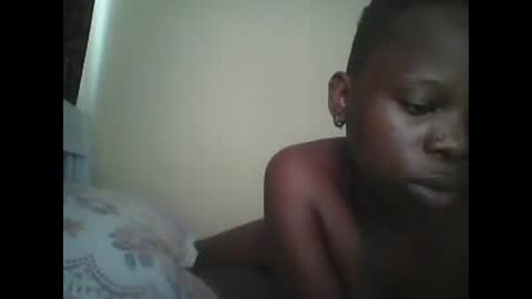 Snapshot of slim_petite_ebony chatting on December 2024 01:05:02 PM slim_petite_ebony online show from December 2024 01:05:02 PM