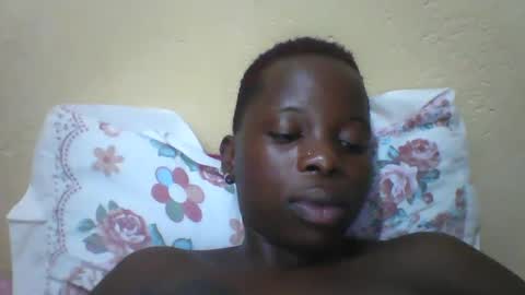 Snapshot of slim_petite_ebony chatting on January 2025 01:21:02 AM slim_petite_ebony online show from January 2025 01:21:02 AM