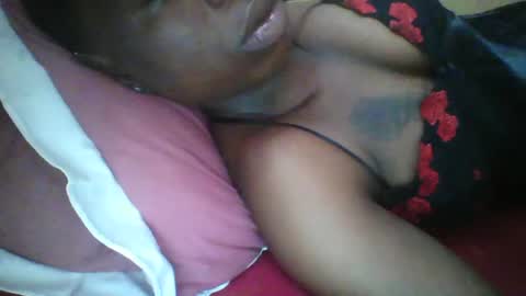 Snapshot of slim_petite_ebony chatting on February 2025 07:06:02 AM slim_petite_ebony online show from February 2025 07:06:02 AM