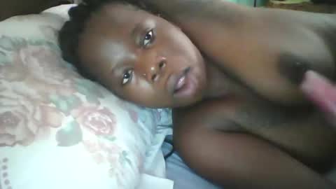 Snapshot of slim_petite_ebony chatting on February 2026 02:34:01 PM slim_petite_ebony online show from February 2026 02:34:01 PM