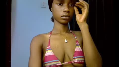 Snapshot of slim_petitqueen chatting on November 2025 08:35:02 AM Alice online show from November 2025 08:35:02 AM