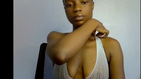 Snapshot of slim_petitqueen chatting on April 2026 09:40:01 AM Alice online show from April 2026 09:40:01 AM