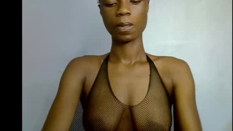 Snapshot of slim_petitqueen chatting on April 2026 07:35:01 AM Alice online show from April 2026 07:35:01 AM