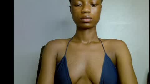 Snapshot of slim_petitqueen chatting on May 2026 07:44:01 PM Alice online show from May 2026 07:44:01 PM
