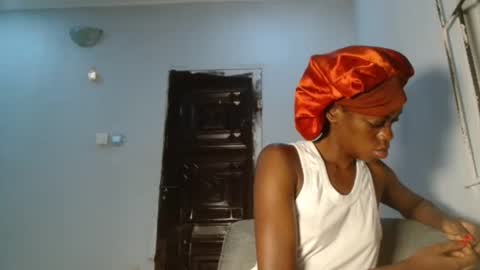 Slim online show from December 2025 05:02:02 AM