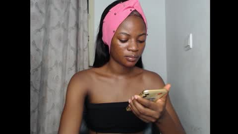 Snapshot of slimfit_girl chatting on December 2025 06:12:02 AM Slimfit girl online show from December 2025 06:12:02 AM