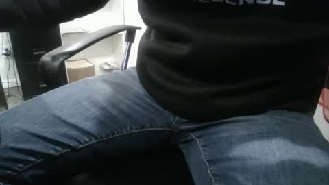 Snapshot of slimjimorange9 chatting on November 2025 10:10:01 PM slimjimorange9 online show from November 2025 10:10:01 PM