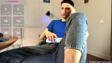 Snapshot of slimvers chatting on January 2025 08:00:01 PM Art online show from January 2025 08:00:01 PM