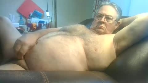 slippery_duck online show from January 2025 02:19:01 PM