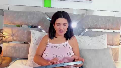 Snapshot of slut_milf_ chatting on July 2026 04:53:02 PM slut_milf_ online show from July 2026 04:53:02 PM