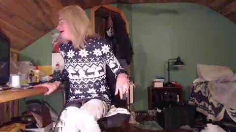 Snapshot of slutjennifertransxx chatting on December 2024 05:12:01 AM slutjennifertransxx online show from December 2024 05:12:01 AM