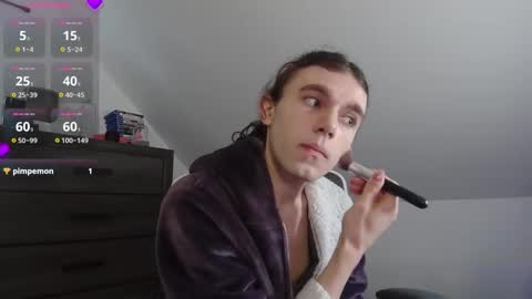 Snapshot of sluttyhorrorparty chatting on December 2025 06:39:01 PM Natsu online show from December 2025 06:39:01 PM