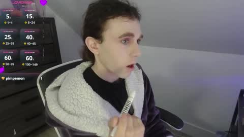 Snapshot of sluttyhorrorparty chatting on December 2025 06:45:02 PM Natsu online show from December 2025 06:45:02 PM