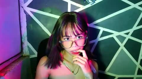 sluttypatotie online show from April 2026 09:52:01 PM